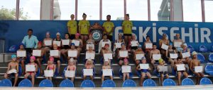 yaz spor okulunda bin üçyüz çocuk yüzme öğrendi (2)